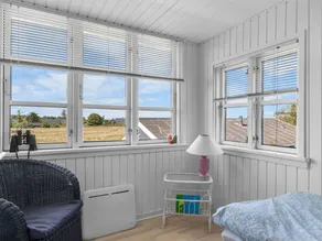 Flat with barbeque & garden - Image 4