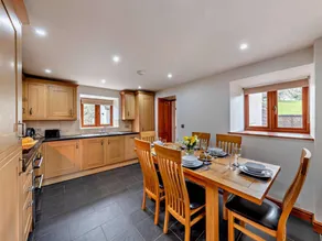 Fully equipped cottage with garden & barbecue | Water view | Pet-friendly - Image 4