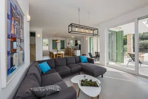 House with garden, BBQ & private pool | Sea view - Image 2
