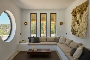 House with terrace, garden & private pool - Image 2