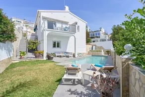 Fully equipped lovely villa with BBQ, terrace & pool | Mountain view | Next to the beach - Image 3
