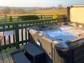 Children-friendly cottage with garden & hot tub | Dogs allowed - Image 2