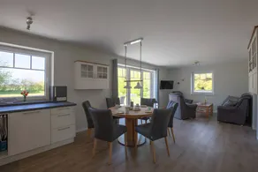 Flat with terrace, barbecue & garden | Garden view - Image 3
