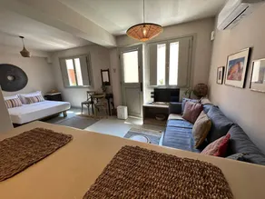 Villa avec terrasse et jardin | Vue sur l'eau - Image 5