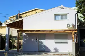 Flat with garden, terrace & barbeque | Sea view | Suitable for remote work - Image 3