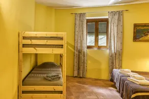 Beautiful private room with terrace, pool & barbeque | Garden view | Pets allowed - Image 4