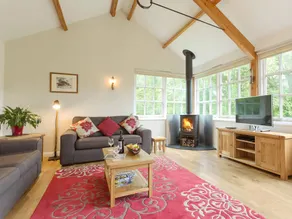 Child-friendly pleasant cottage with barbecue & garden | River view | Pets allowed - Image 4