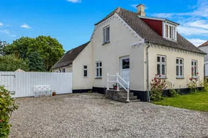 Family-oriented house with barbecue, terrace & garden | Close to the beach | Dogs allowed - Image 4