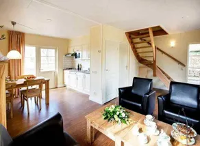 Maison avec sauna, terrasse et jardin - Image 2
