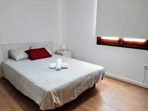 Atractiva habitación en casa de familia - Image 4
