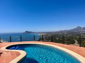 Children-friendly lovely villa with private pool, barbecue & terrace | Beach view - Image 5