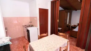 Flat with BBQ - Image 3