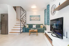 Fully equipped pleasant holiday home | Garden view - Image 4