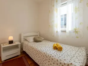 Holiday home with private pool, terrace & barbecue - Image 3