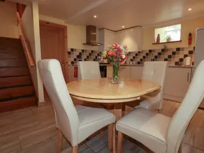 Fully equipped cottage with garden | Pet-friendly - Image 4
