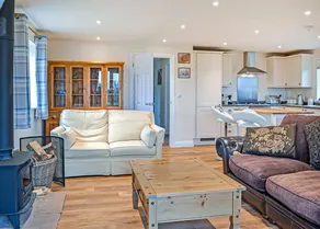 Chalet with jacuzzi - Image 2