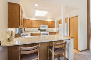 Fully equipped pleasant house with hot tub & pool - Image 2