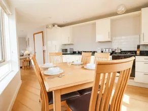 Family-oriented cottage | Next to the beach | Pets allowed - Image 4