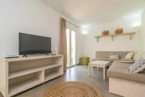 Villa with garden, terrace & private pool - Image 5