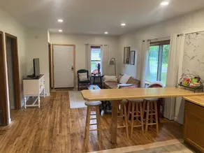 Quaint 2 bedroom - Image 5