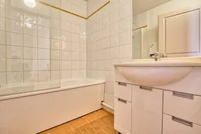 Holiday apartment with pool & sauna | Mountain view | Next to the ski - Image 5
