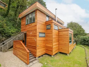 Children-friendly cottage with garden & hot tub | Beach view | Close to the beach | Pet-friendly - Image 2