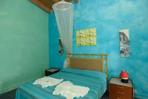 Flat with terrace & pool | Sea view - Image 2