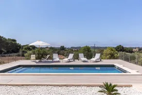 Holiday Home 'Colonies' with Sea Views, Wi-Fi, and Air Conditioning - Image 4