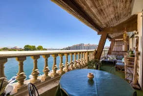 T3 Apartment on the Quay with Terrace, Wi-Fi, and Air Conditioning - Image 2