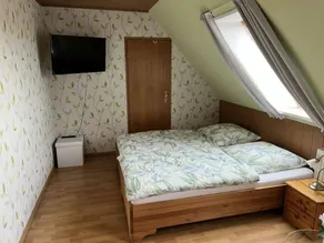 Flat with barbeque & garden - Image 2