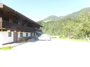 House with garden | Mountain view - Image 4