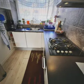 Chambre privée adaptée aux familles avec jacuzzi - Image 4