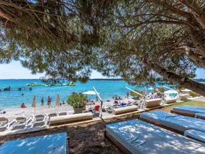 Holiday home with terrace & private pool - Image 5