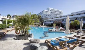 Lovely house with terrace, garden & heated pool | Sea view | Close to the beach - Image 3
