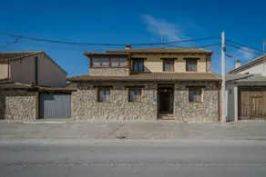 Child-friendly lovely holiday home with private pool, terrace & hot tub | Mountain view | Pets are welcome - Image 2