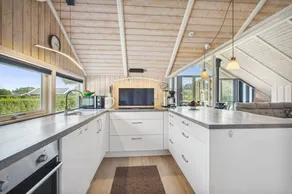 Family-friendly house with hot tub, terrace & sauna - Image 3