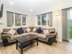 Children-friendly lovely cottage with garden - Image 3