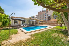 Children-friendly house with private pool, garden & terrace | Garden view | Close to the beach | Good for workation | Pet-friendly - Image 2