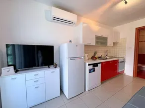 Flat with garden, terrace & BBQ | Sea view - Image 4