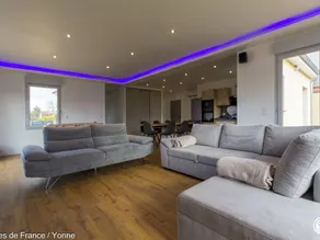Cottage with hot tub, barbeque & garden - Image 3