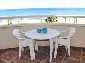 Holiday apartment with terrace, garden & pool | Sea view - Image 5