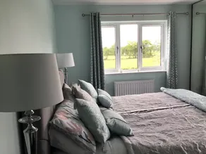 Flat with hot tub & garden - Image 2