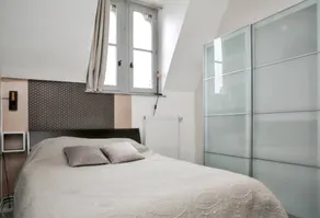 Fully equipped charming holiday home | City view - Image 4