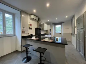 Fully equipped pleasant gite with terrace & garden - Image 3
