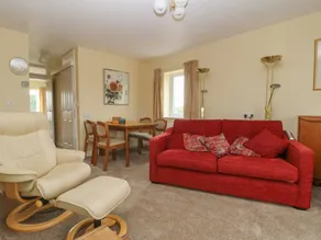 Children-friendly pleasant cottage with garden - Image 4