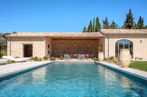 Villa near Saint-Rémy-de-Provence. - Image 2