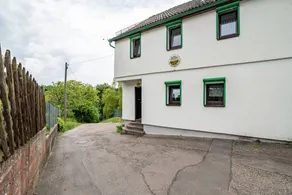 House with barbecue, terrace & garden | Mountain view | Good for workation - Image 2
