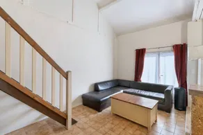 Spacieux cottage adapté aux familles avec piscine, terrasse et jardin | Vue jardin - Image 5