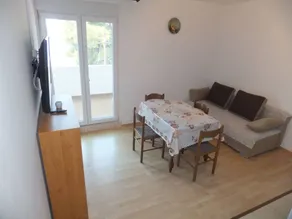 Flat with barbecue & terrace - Image 2