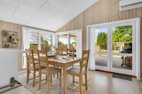 House with garden, BBQ & terrace - Image 3